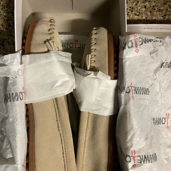 Minnetonka Women's size 5 Kilty Hardsole Moccasins - Picture 6 of 7
